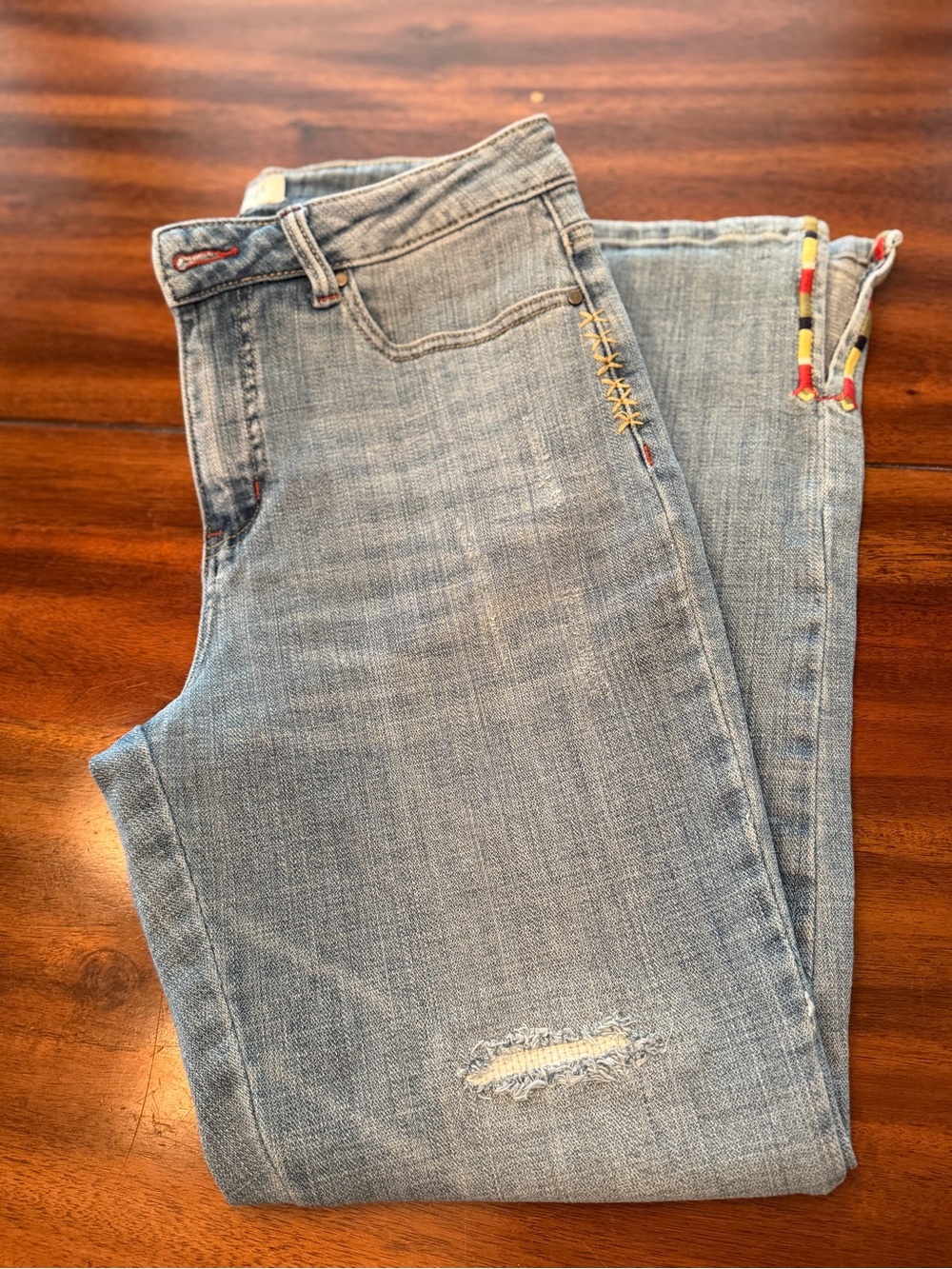 Tru Luxe Jeans Light Wash Straight Leg Women's Jeans with Subtle Distressing